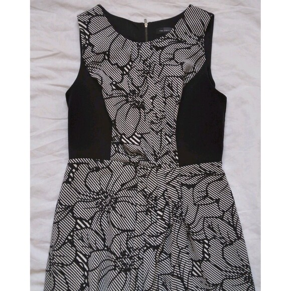 THE LIMITED Black Floral Faux Wrap Sleeveless Dress Womens Size 2 - Picture 2 of 9